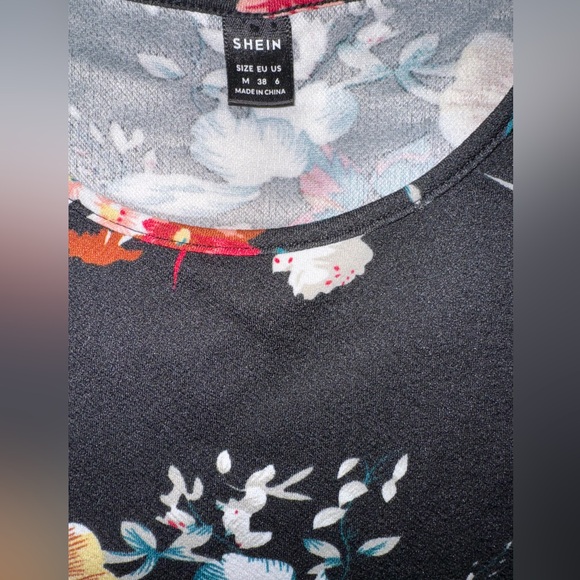 NWOT SHEIN Floral Black Dress - Picture 3 of 3
